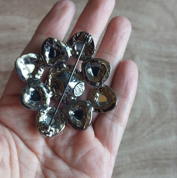 Premier Designs Vintage Style Gemstones Brooch - Picture 2 of 2